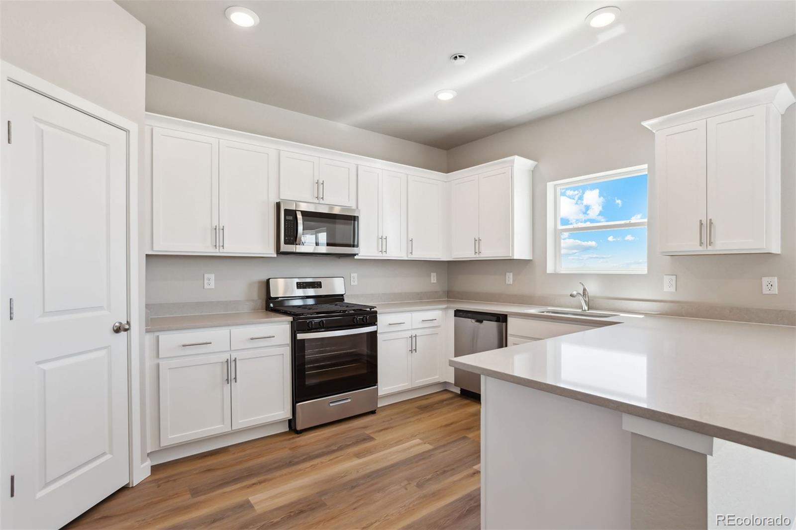 MLS Image #8 for 48205  shetland drive,bennett, Colorado