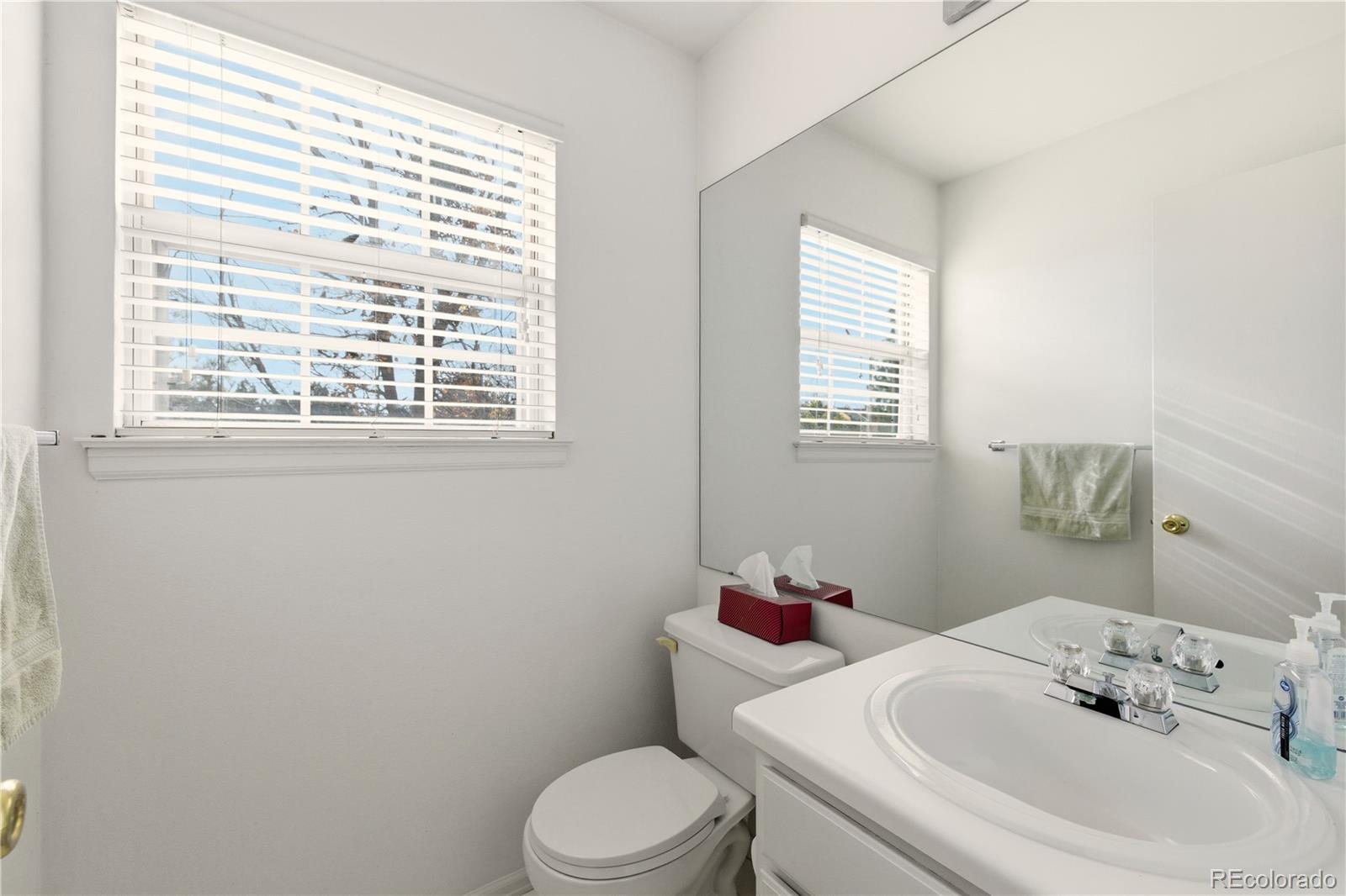 MLS Image #11 for 11931 e tennessee avenue,aurora, Colorado
