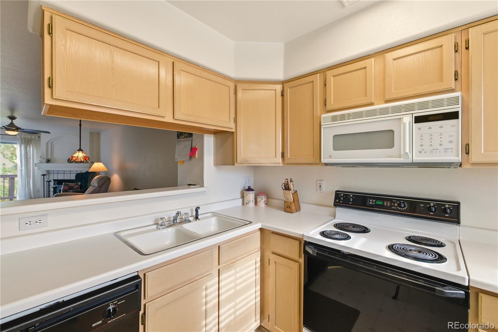 MLS Image #9 for 11931 e tennessee avenue,aurora, Colorado