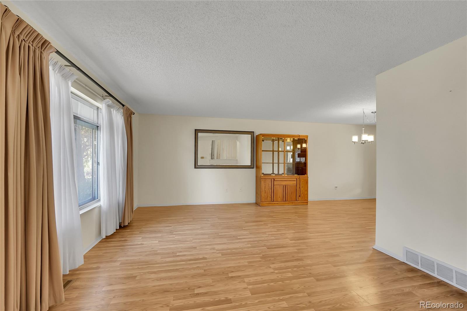MLS Image #7 for 7165 s syracuse court,centennial, Colorado