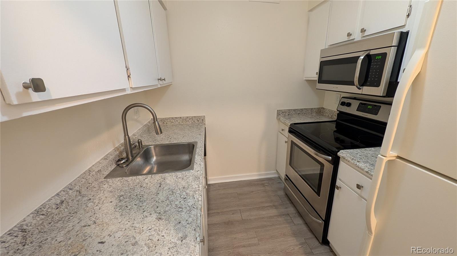 MLS Image #6 for 3633 s sheridan boulevard 7,denver, Colorado