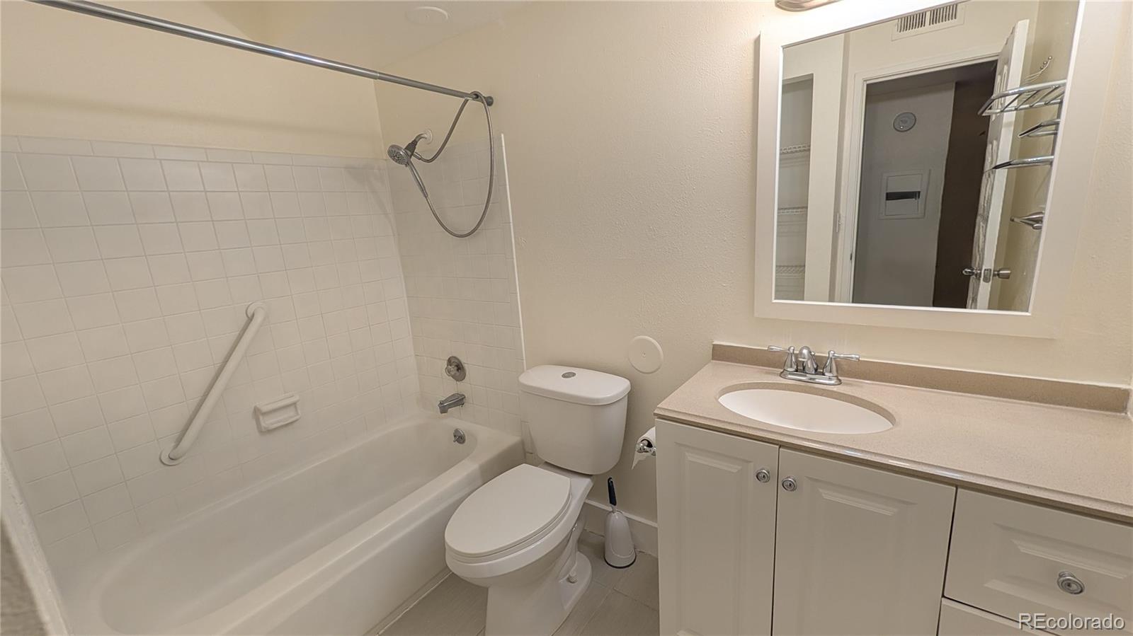 MLS Image #7 for 3633 s sheridan boulevard 7,denver, Colorado