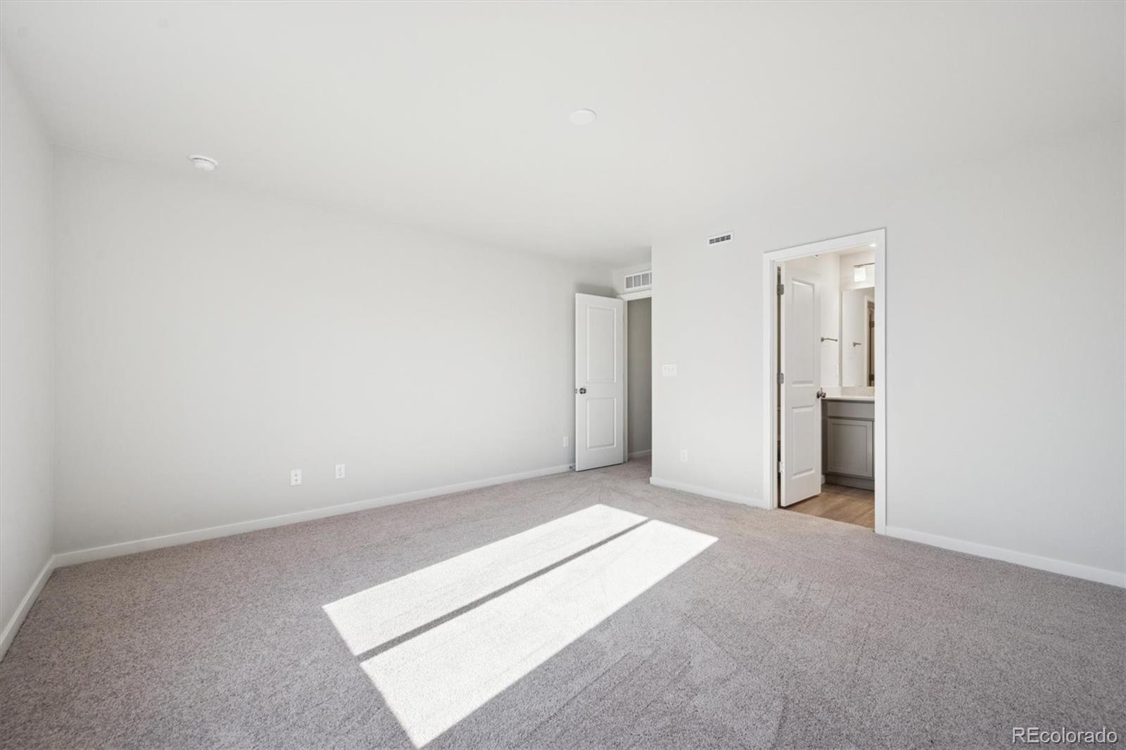 MLS Image #10 for 22696 e 47th place,aurora, Colorado