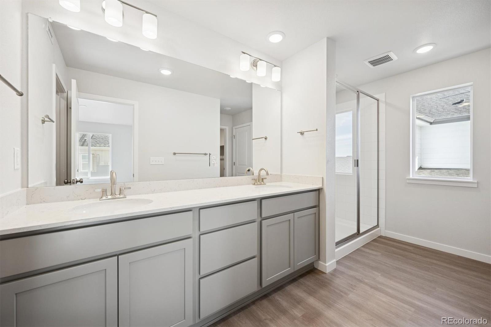 MLS Image #11 for 22696 e 47th place,aurora, Colorado