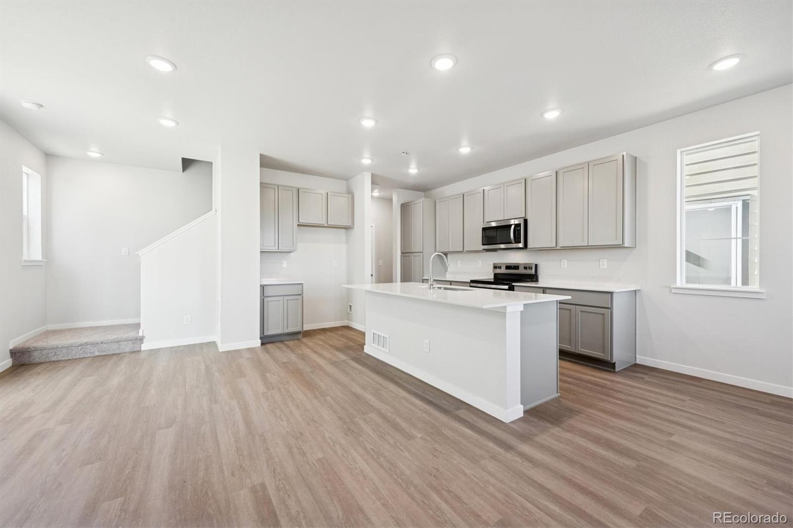 MLS Image #2 for 22696 e 47th place,aurora, Colorado
