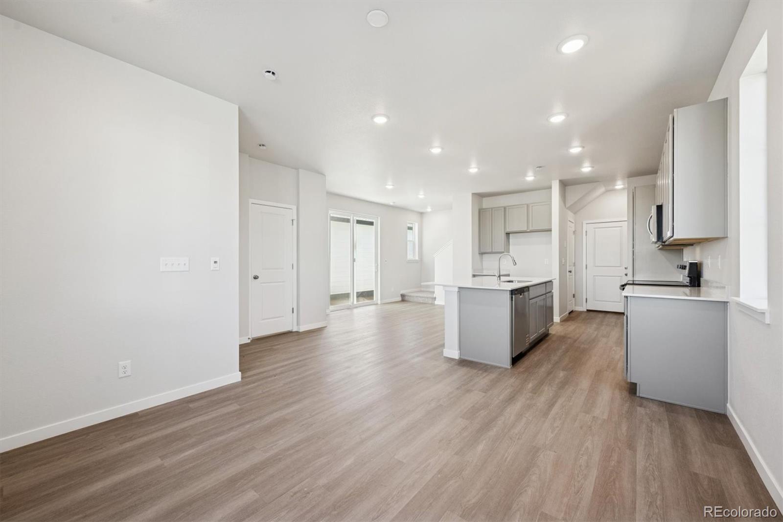 MLS Image #7 for 22696 e 47th place,aurora, Colorado