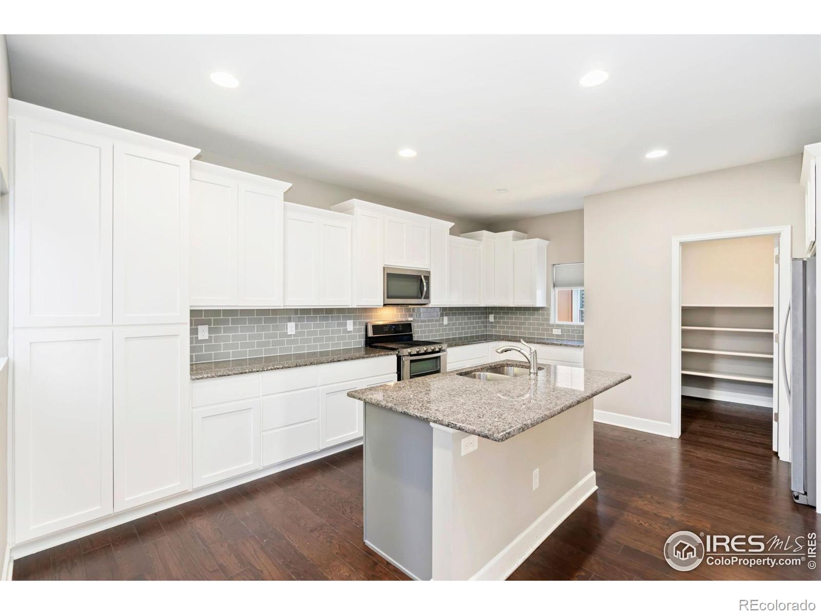 MLS Image #14 for 2907  photon court,loveland, Colorado