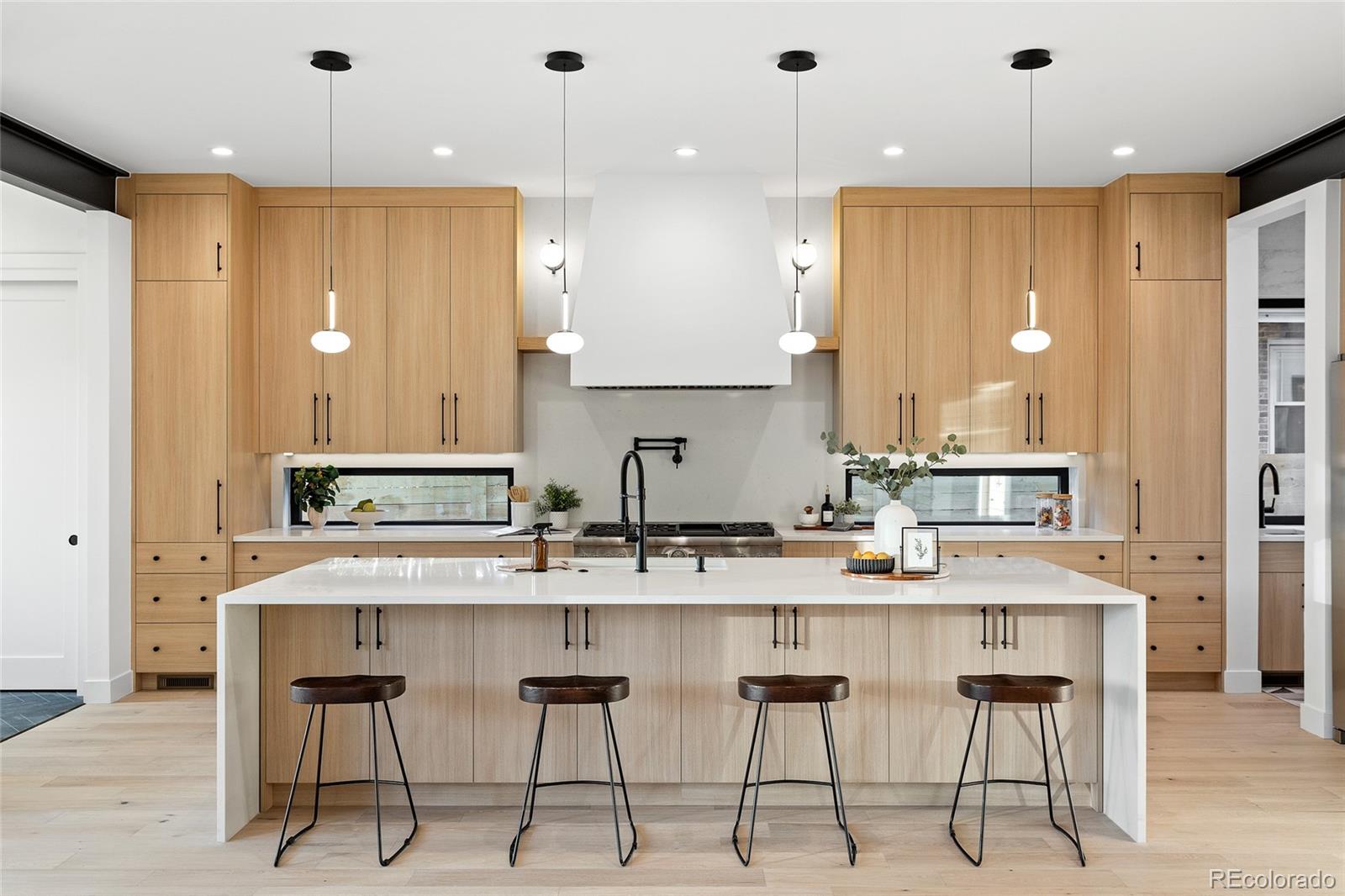 MLS Image #11 for 1907 s clarkson street,denver, Colorado