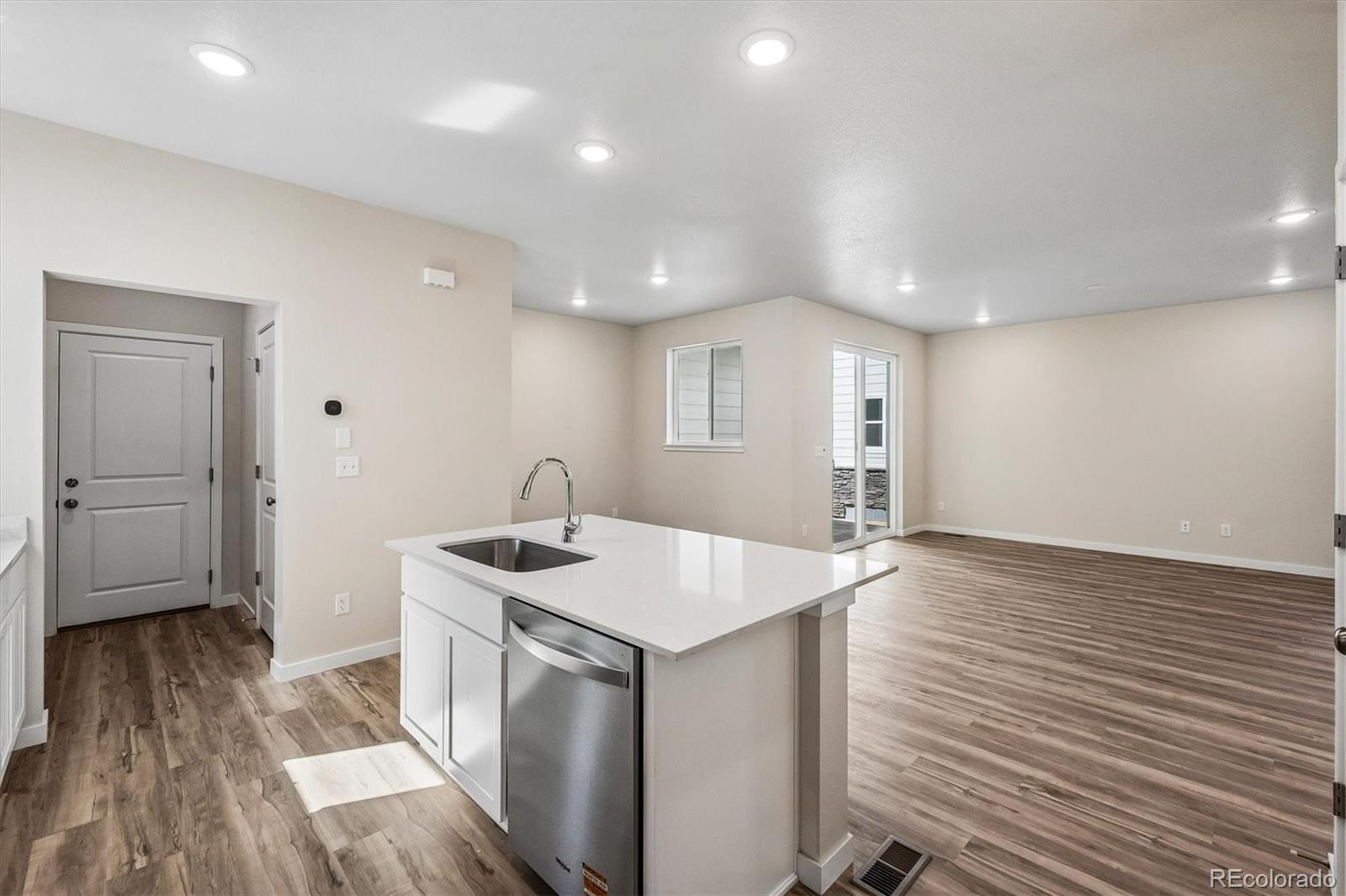 MLS Image #12 for 22706 e 47th place,aurora, Colorado