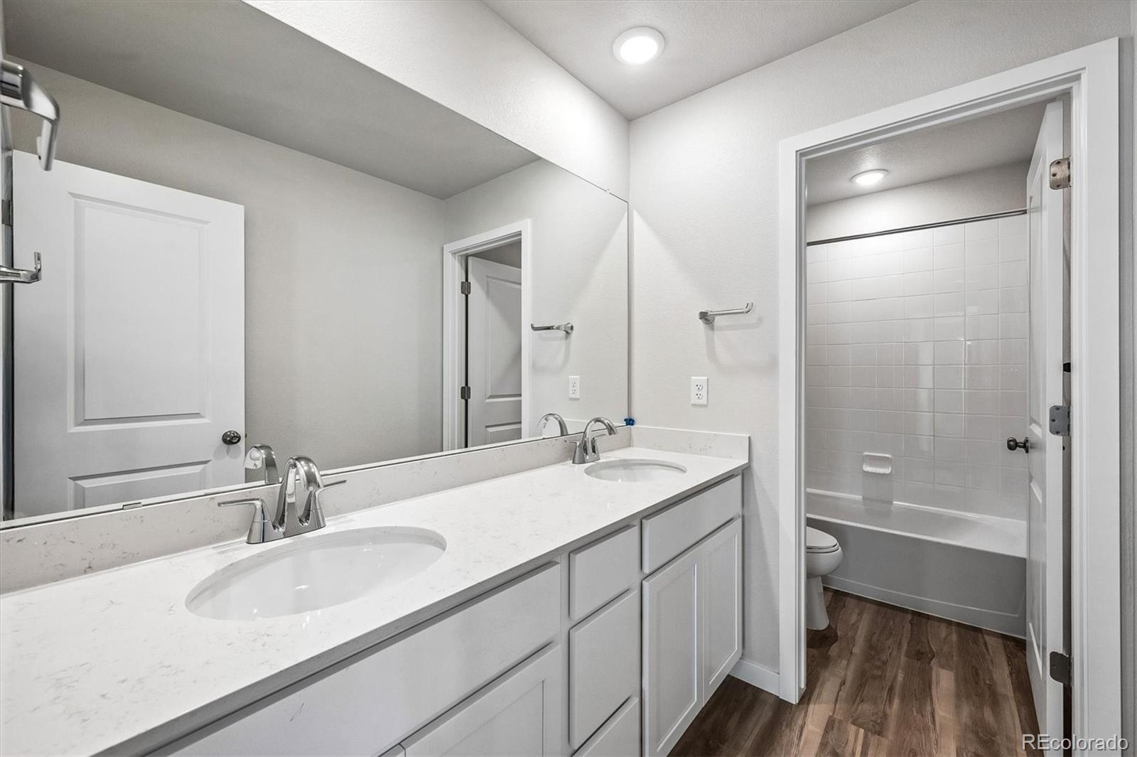 MLS Image #17 for 22706 e 47th place,aurora, Colorado