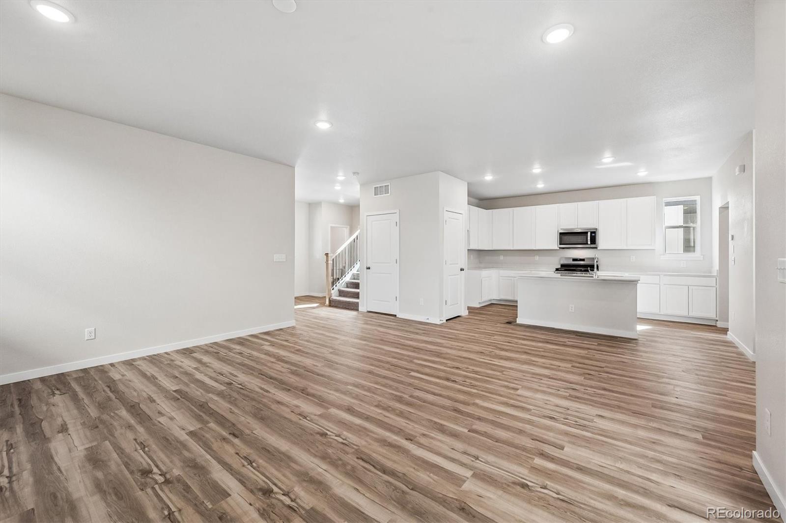 MLS Image #7 for 22706 e 47th place,aurora, Colorado