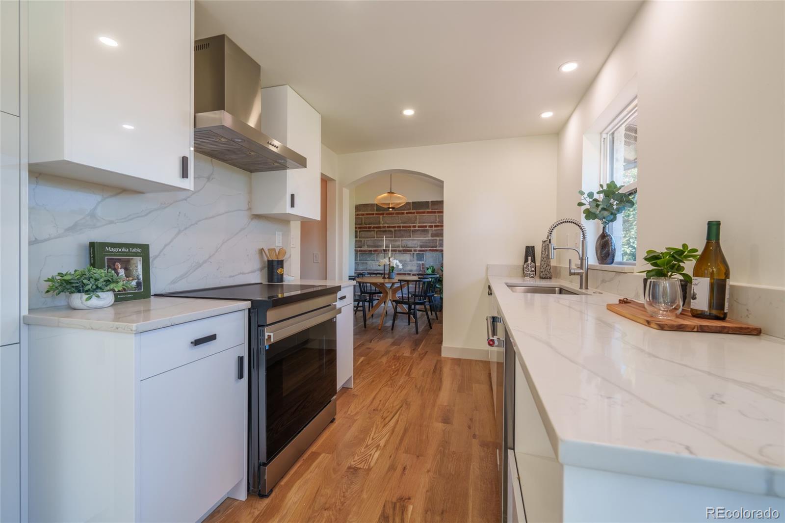 MLS Image #5 for 3055  ivanhoe street,denver, Colorado