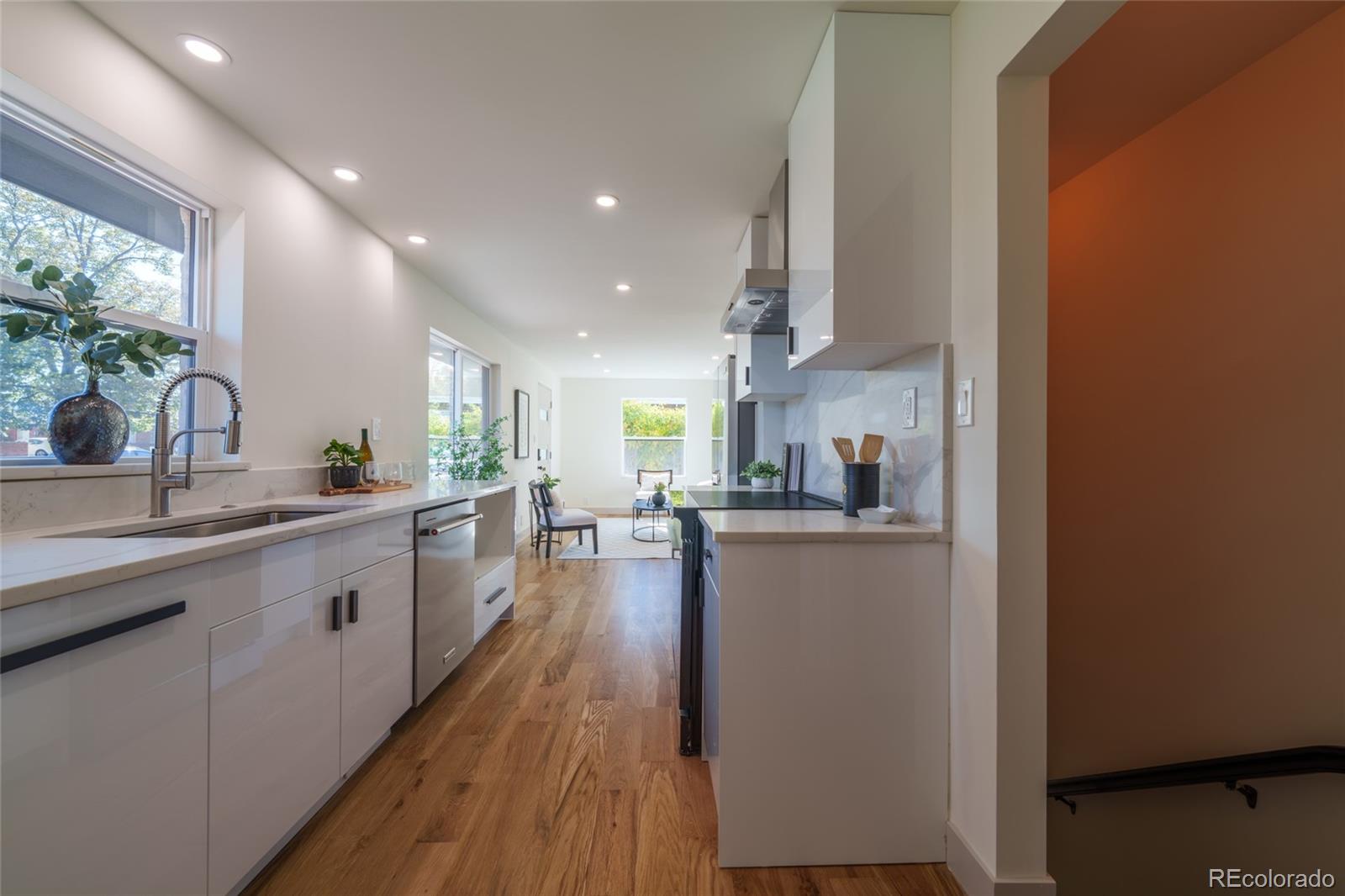 MLS Image #7 for 3055  ivanhoe street,denver, Colorado