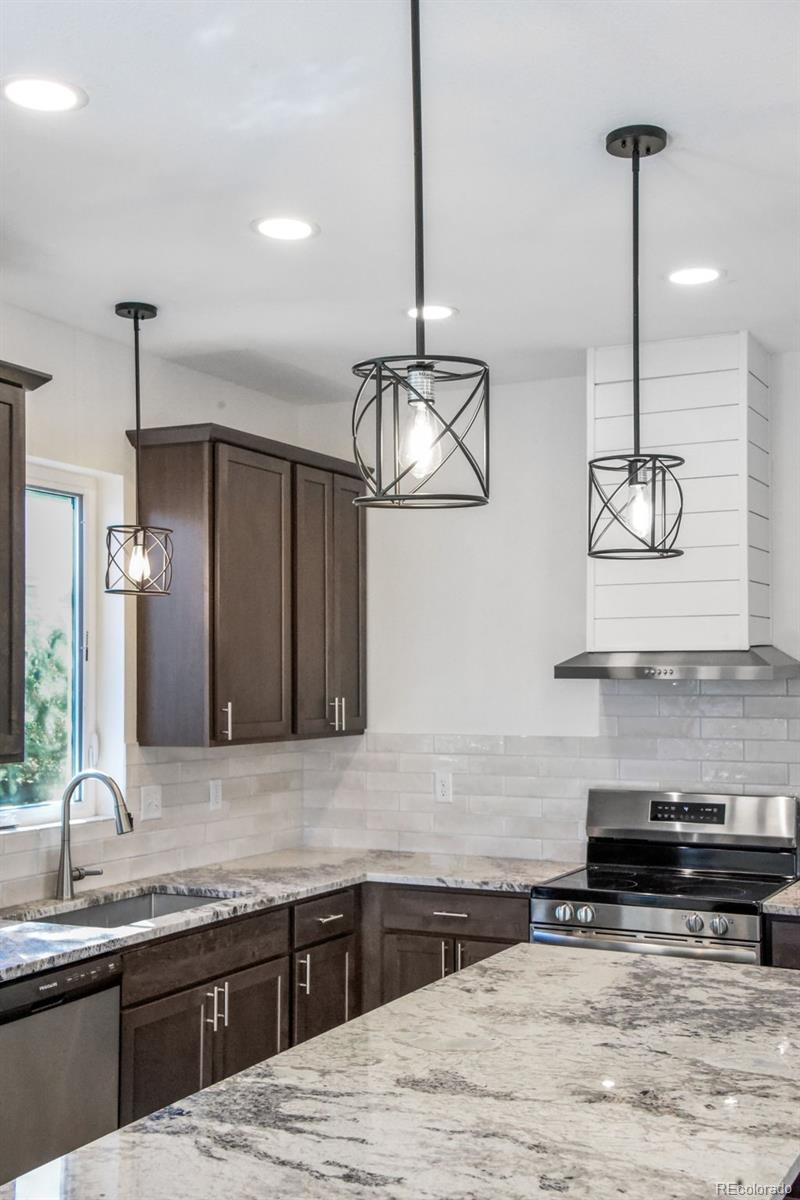 MLS Image #12 for 20  pendelton circle,colorado springs, Colorado