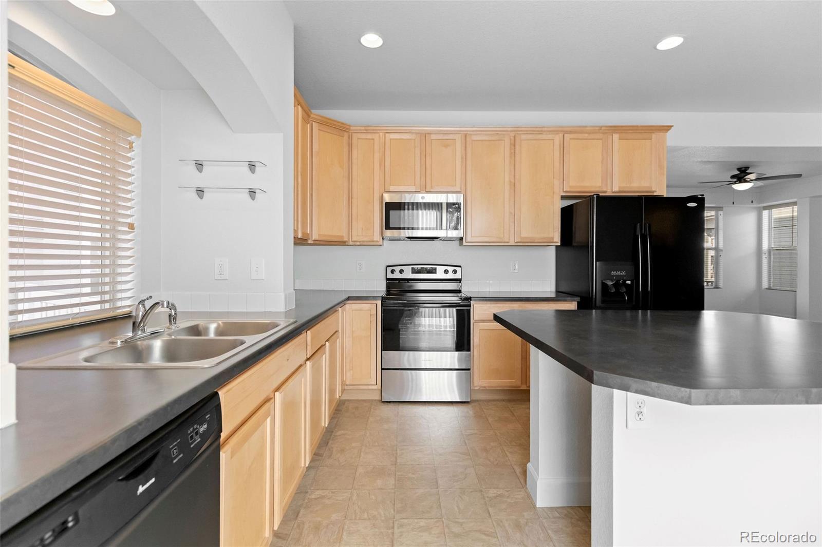 MLS Image #8 for 10934  belle creek boulevard,commerce city, Colorado