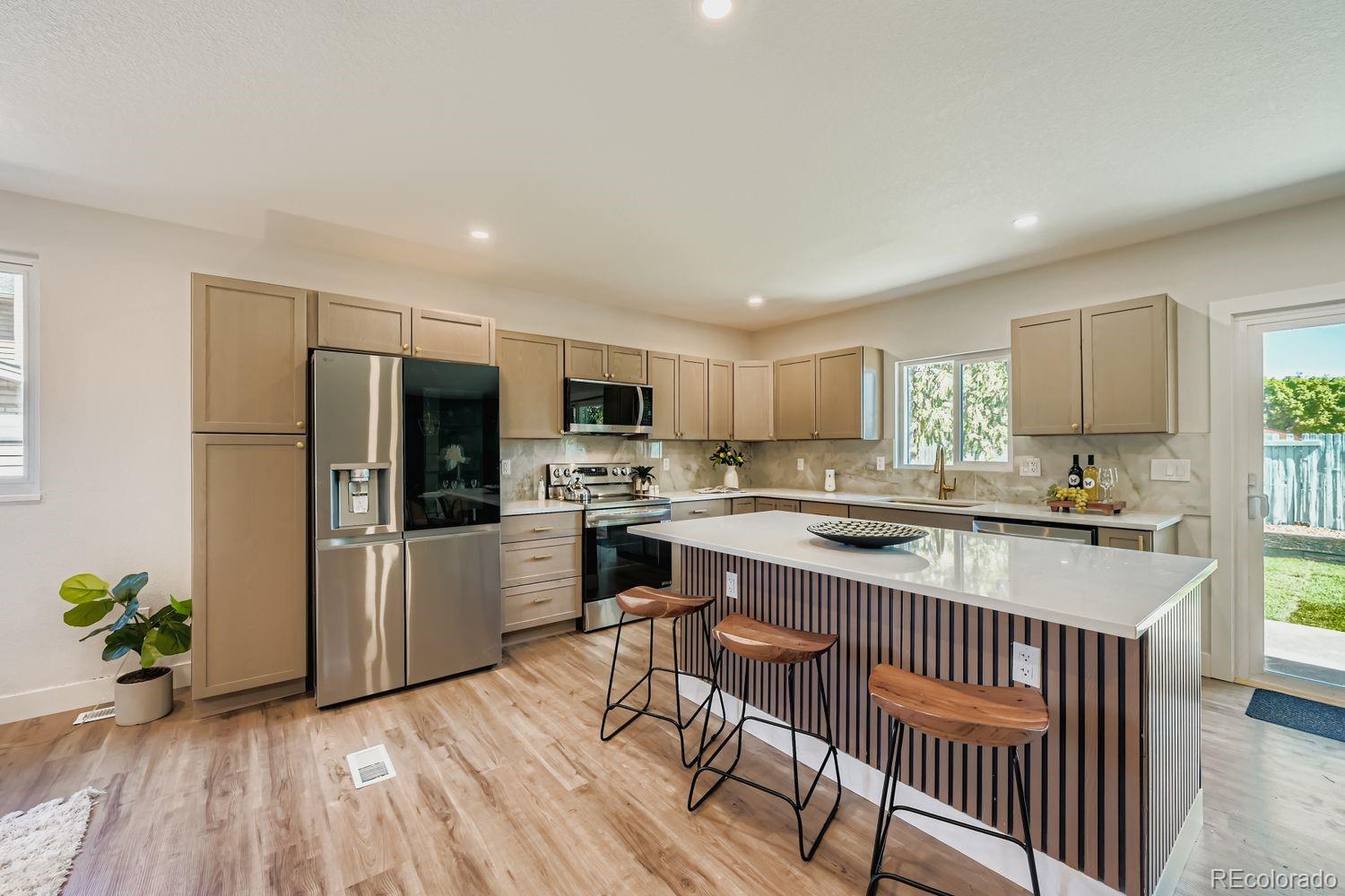 MLS Image #11 for 12381 e 54th avenue drive,denver, Colorado