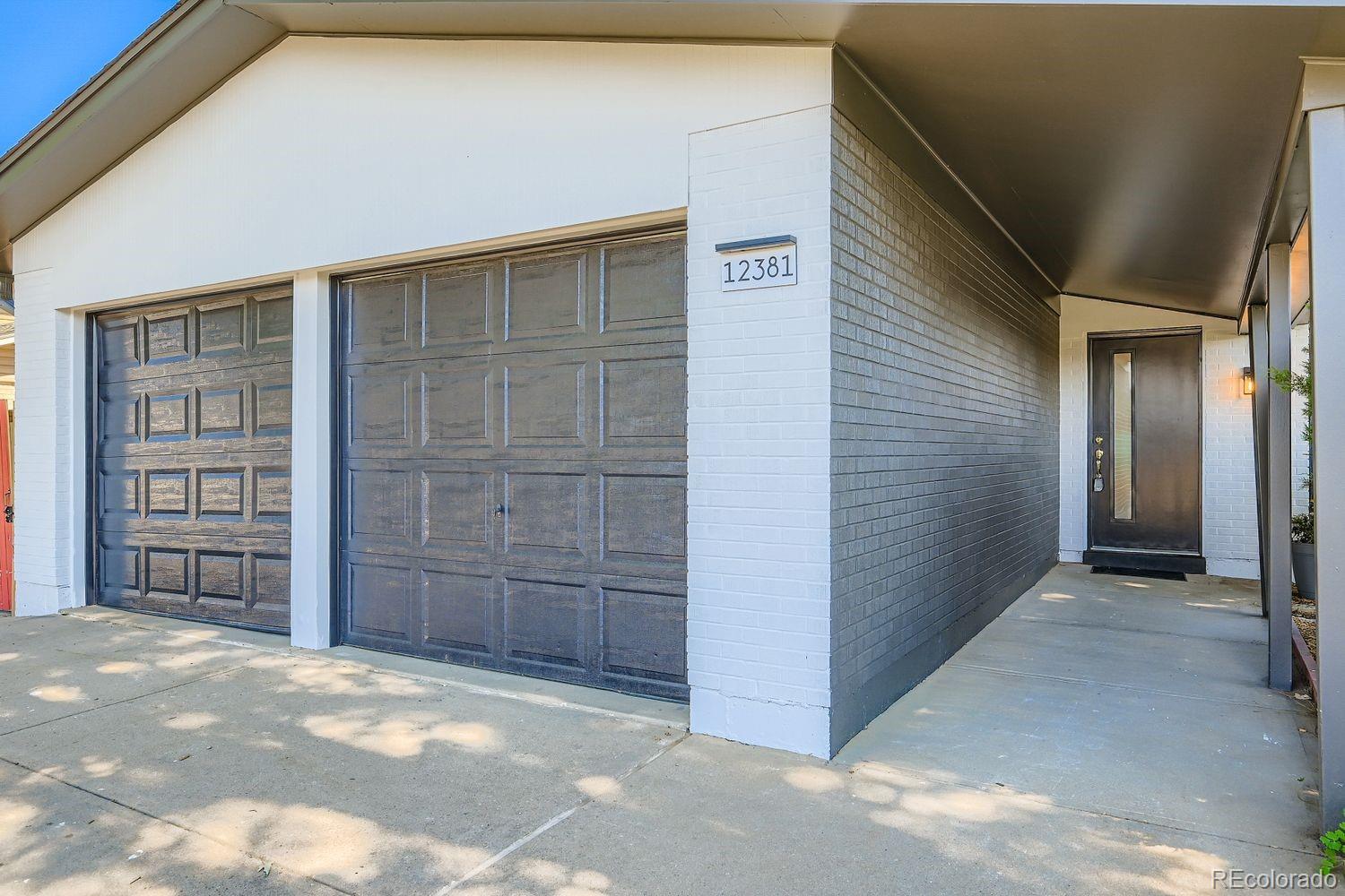 MLS Image #3 for 12381 e 54th avenue drive,denver, Colorado