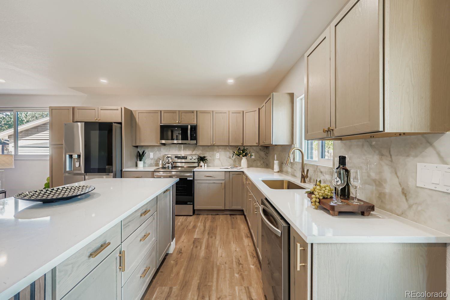 MLS Image #9 for 12381 e 54th avenue drive,denver, Colorado