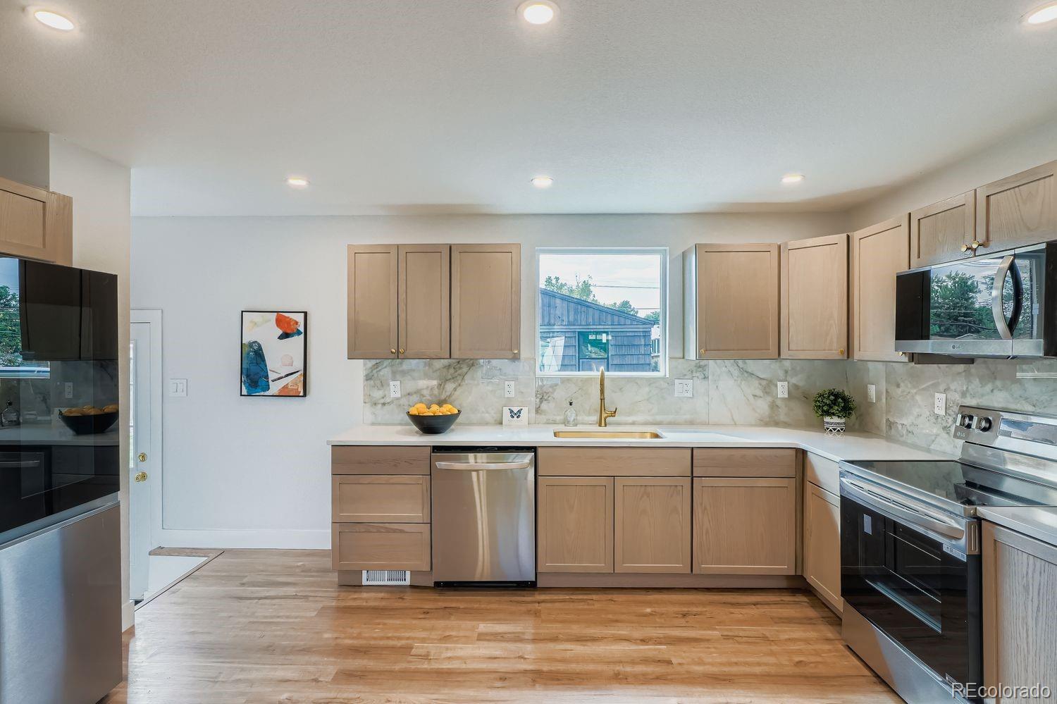 MLS Image #11 for 1673  lansing street,aurora, Colorado