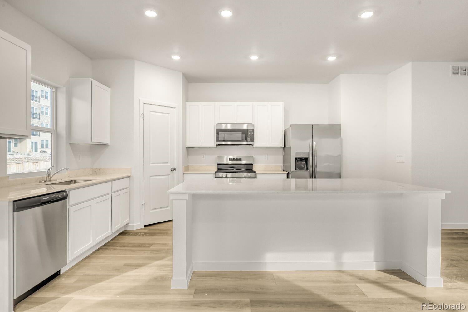 MLS Image #4 for 244  kobe lane,johnstown, Colorado