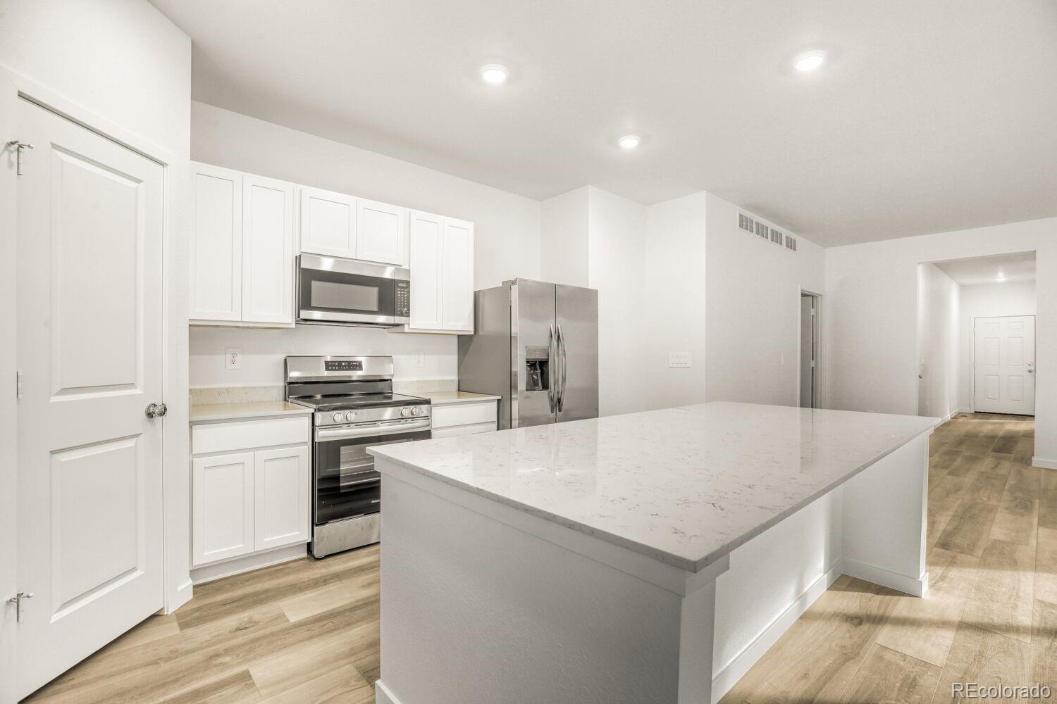MLS Image #6 for 244  kobe lane,johnstown, Colorado