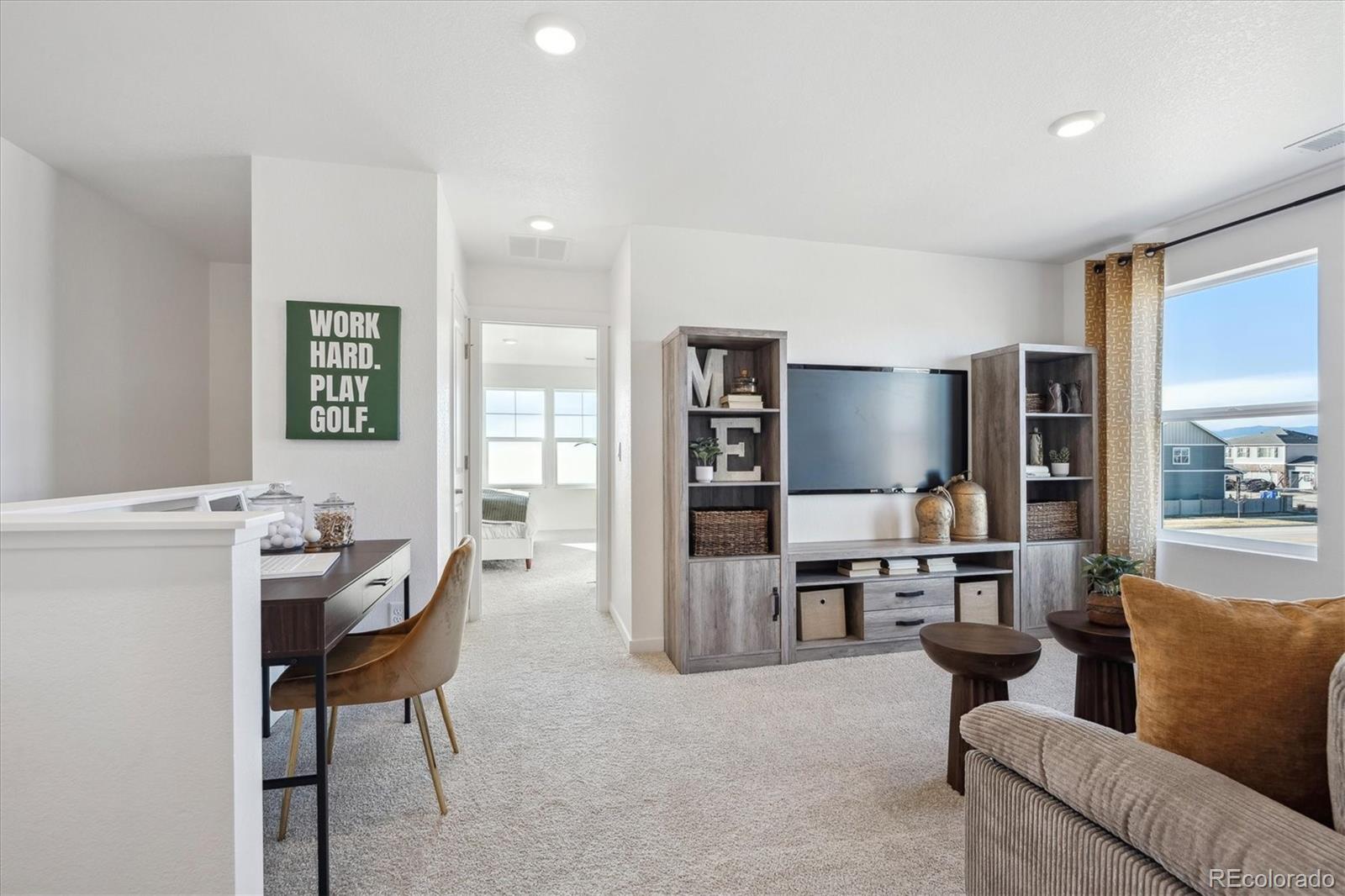 MLS Image #15 for 928  logan peak way,berthoud, Colorado