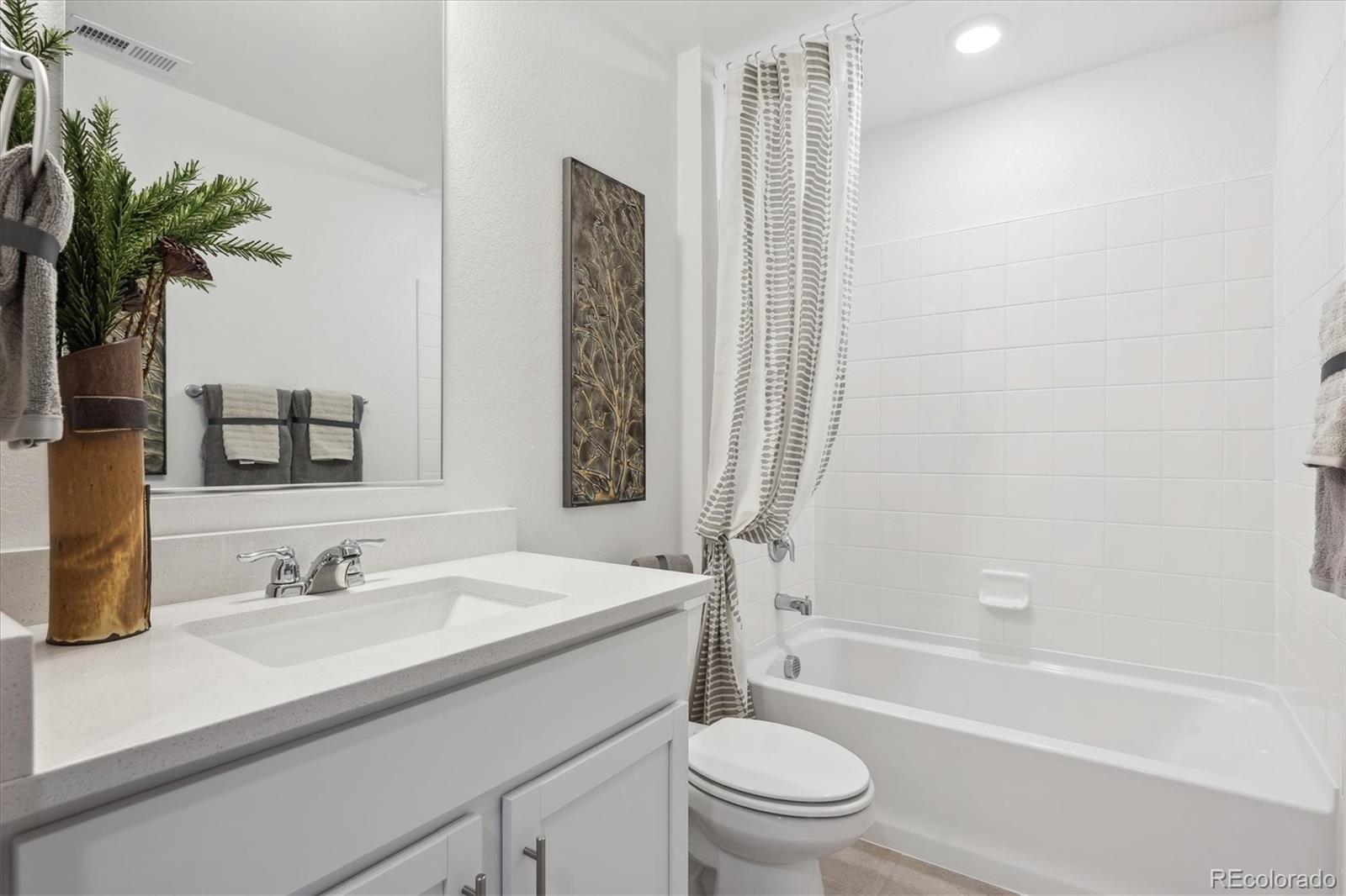 MLS Image #19 for 928  logan peak way,berthoud, Colorado