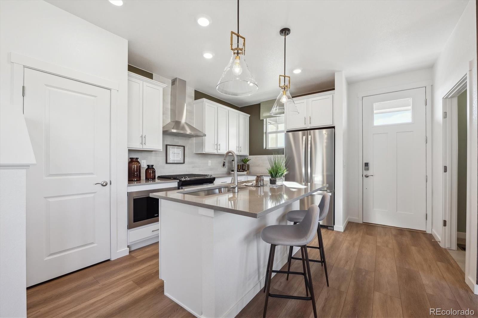 MLS Image #8 for 928  logan peak way,berthoud, Colorado