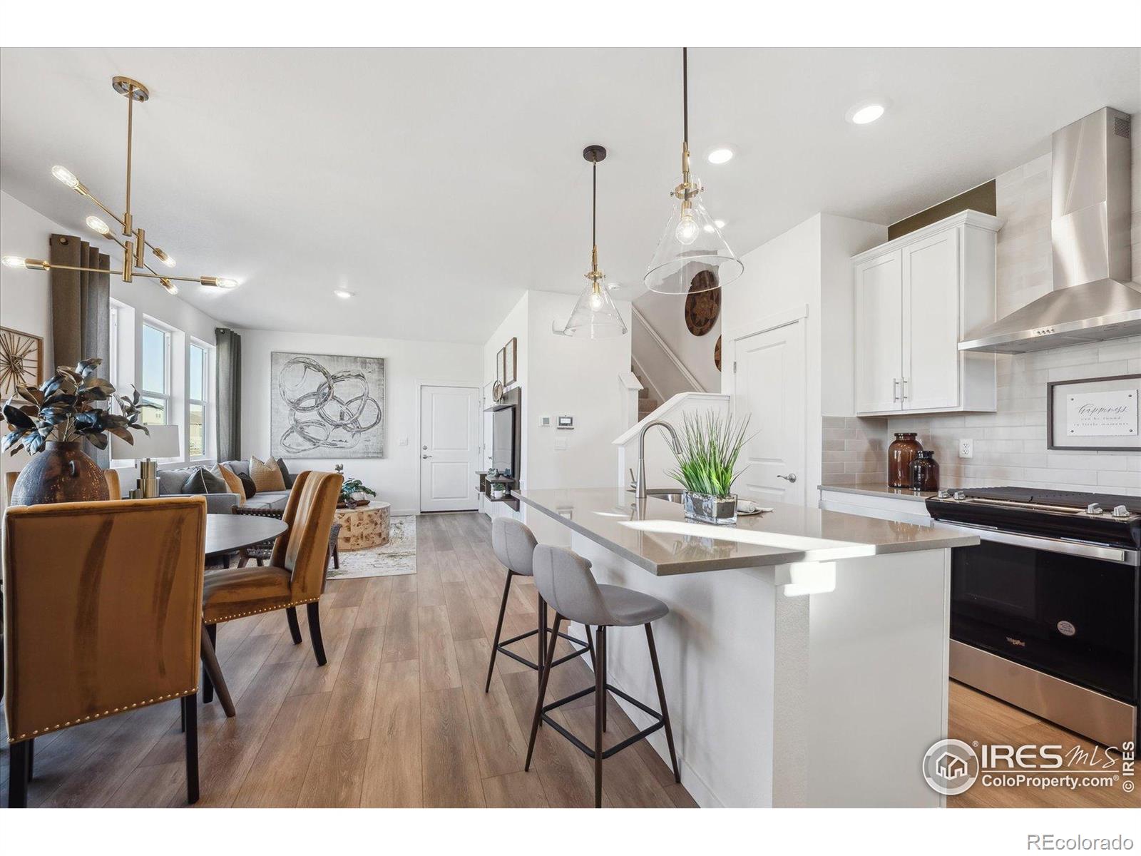 MLS Image #12 for 928  logan peak way,berthoud, Colorado