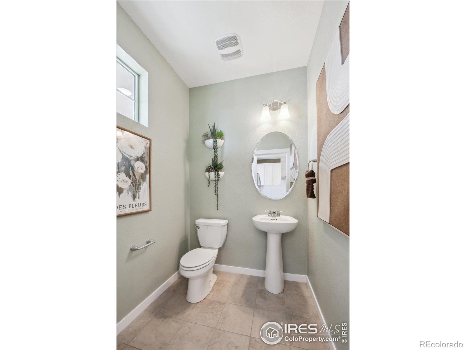 MLS Image #14 for 928  logan peak way,berthoud, Colorado