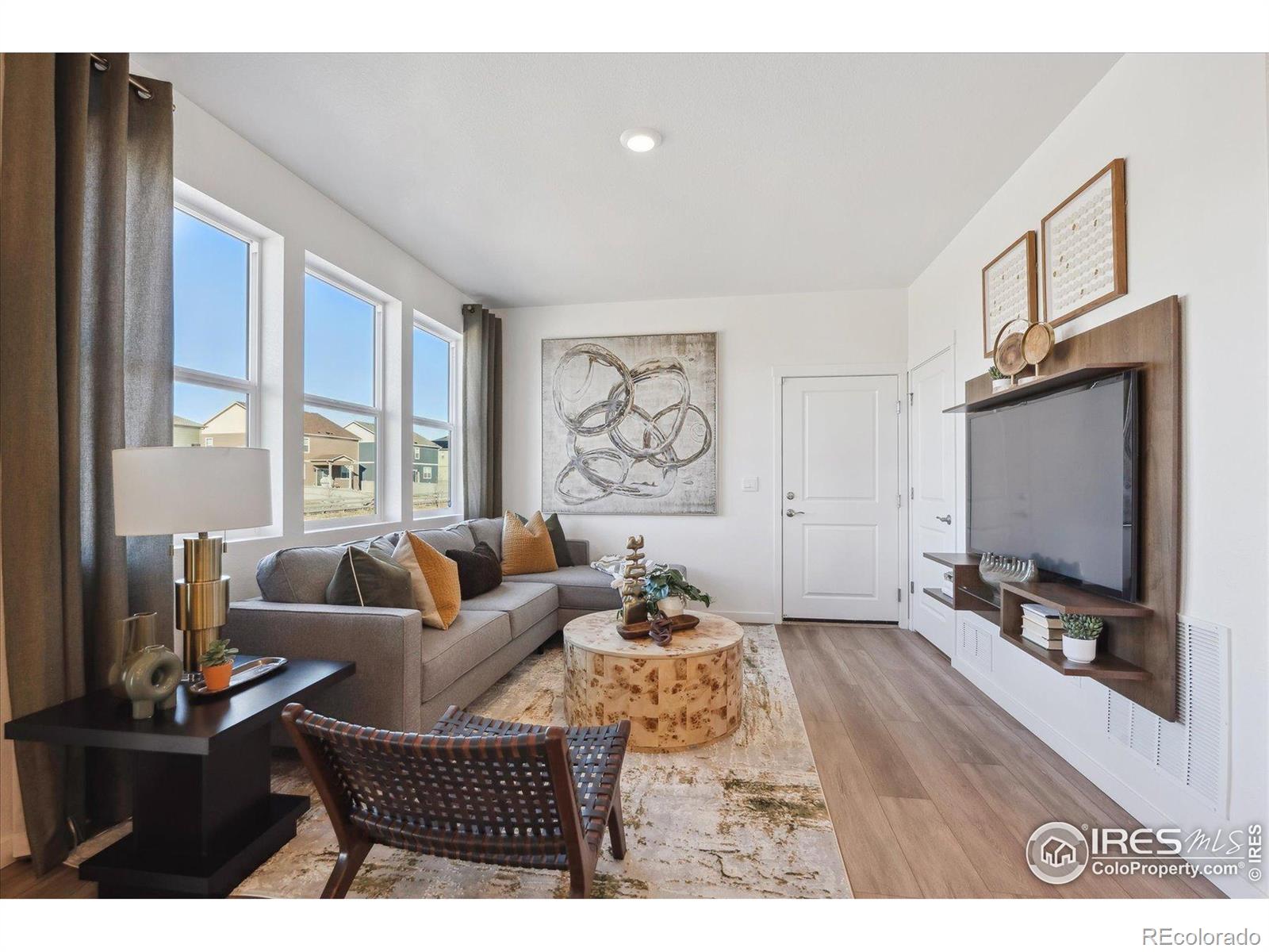 MLS Image #2 for 928  logan peak way,berthoud, Colorado