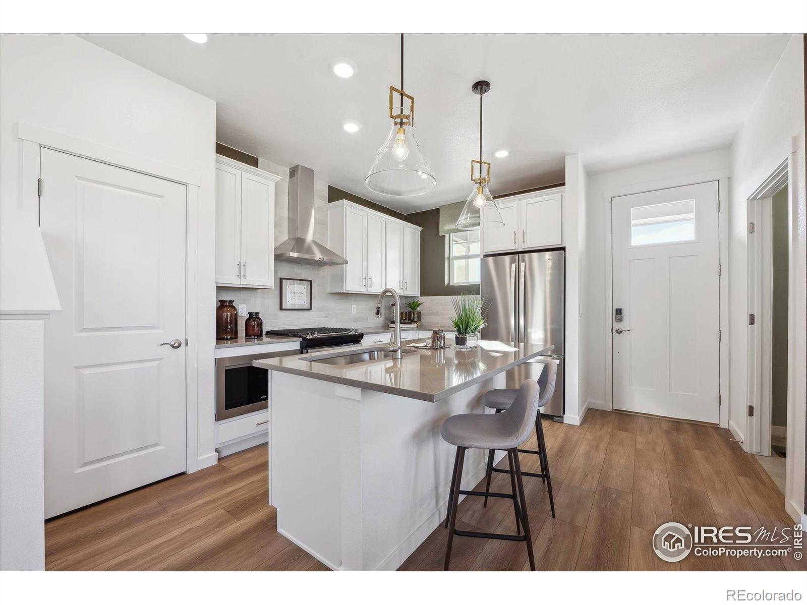 MLS Image #8 for 928  logan peak way,berthoud, Colorado