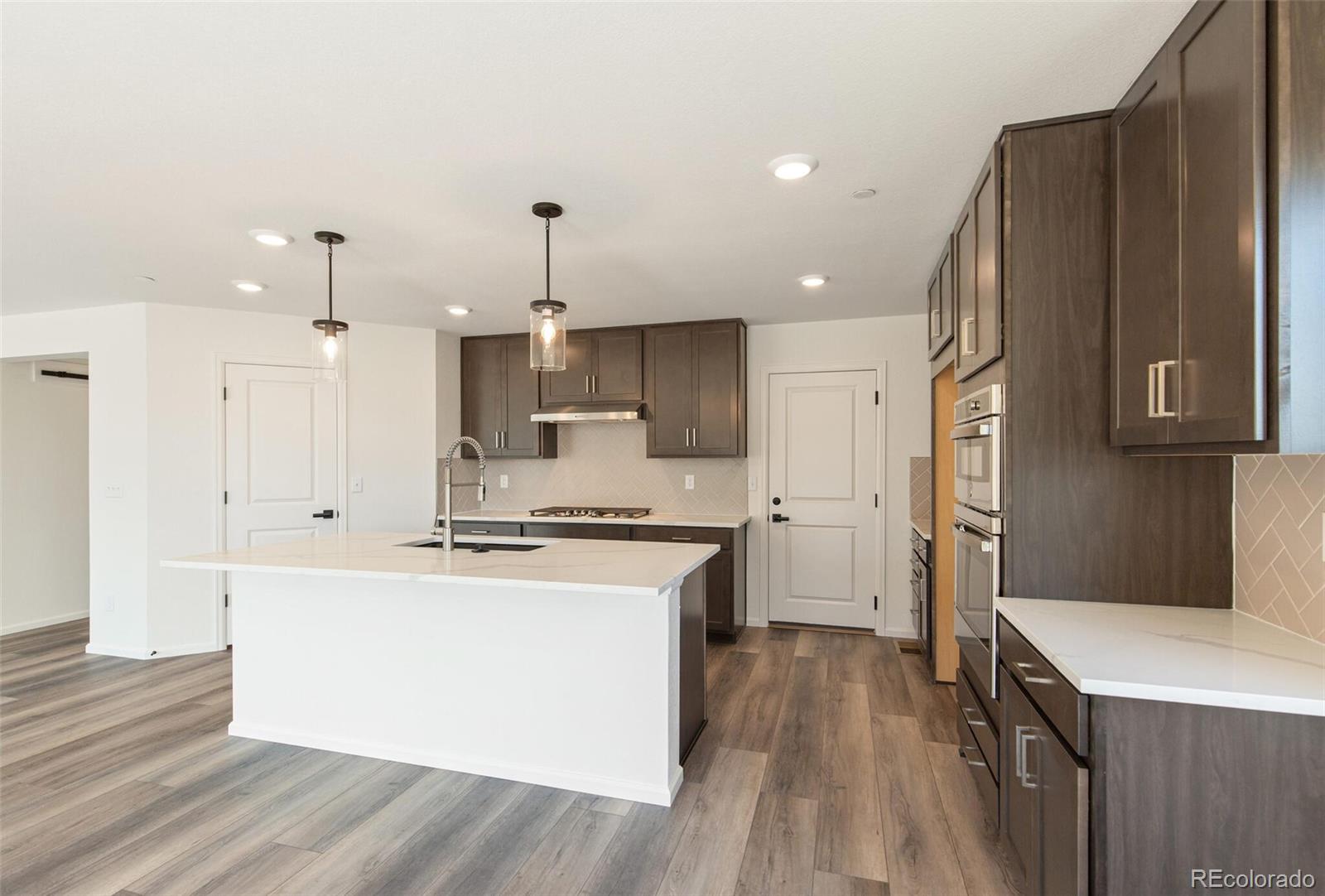 MLS Image #11 for 9394  bahama court,commerce city, Colorado
