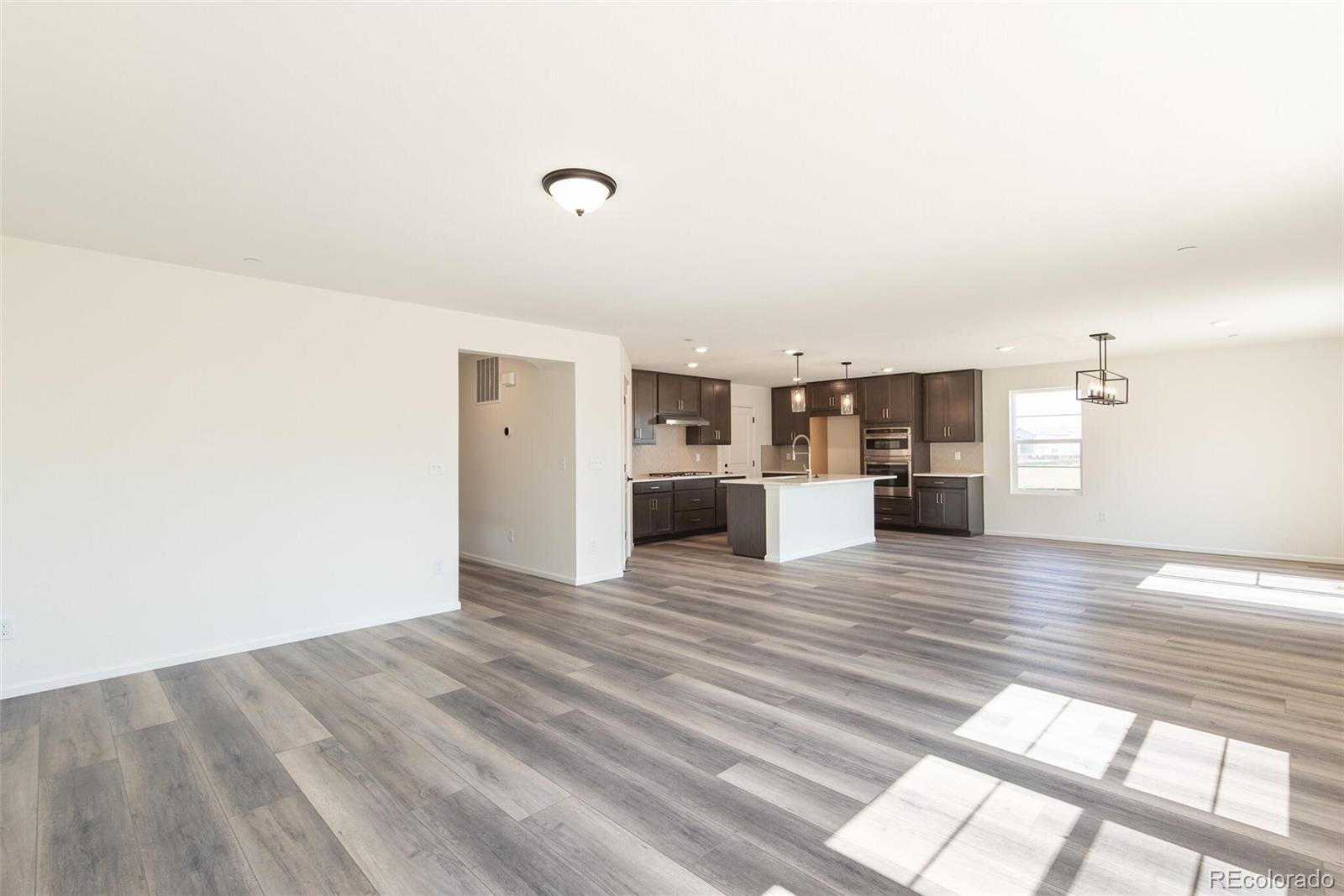 MLS Image #3 for 9394  bahama court,commerce city, Colorado