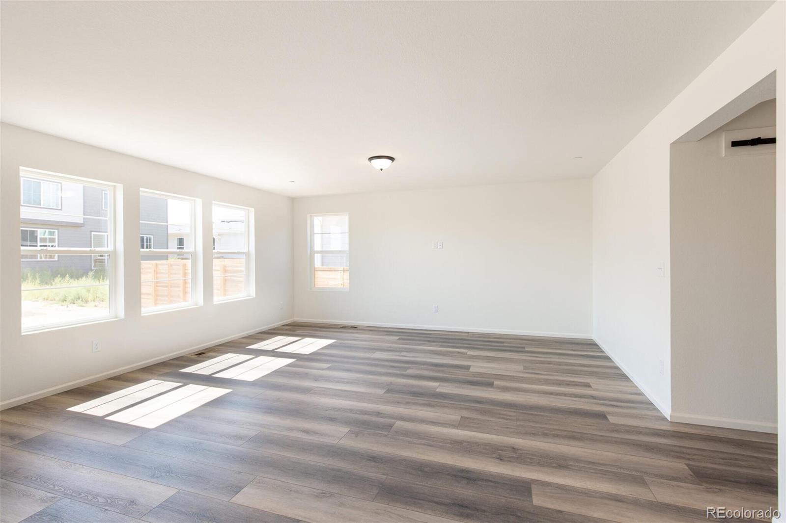 MLS Image #6 for 9394  bahama court,commerce city, Colorado