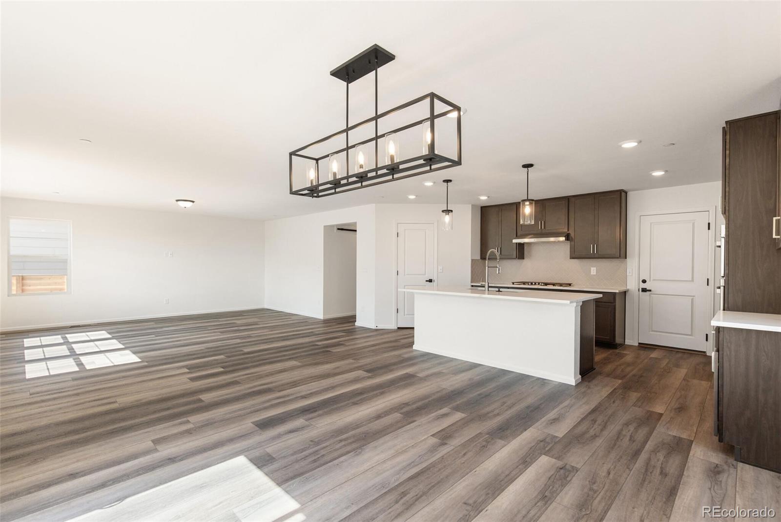 MLS Image #8 for 9394  bahama court,commerce city, Colorado