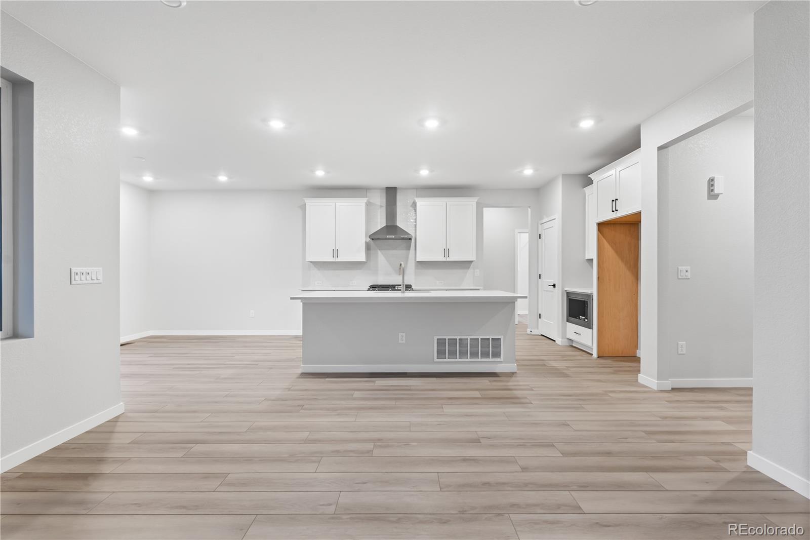 MLS Image #10 for 12051  amplify circle,lone tree, Colorado