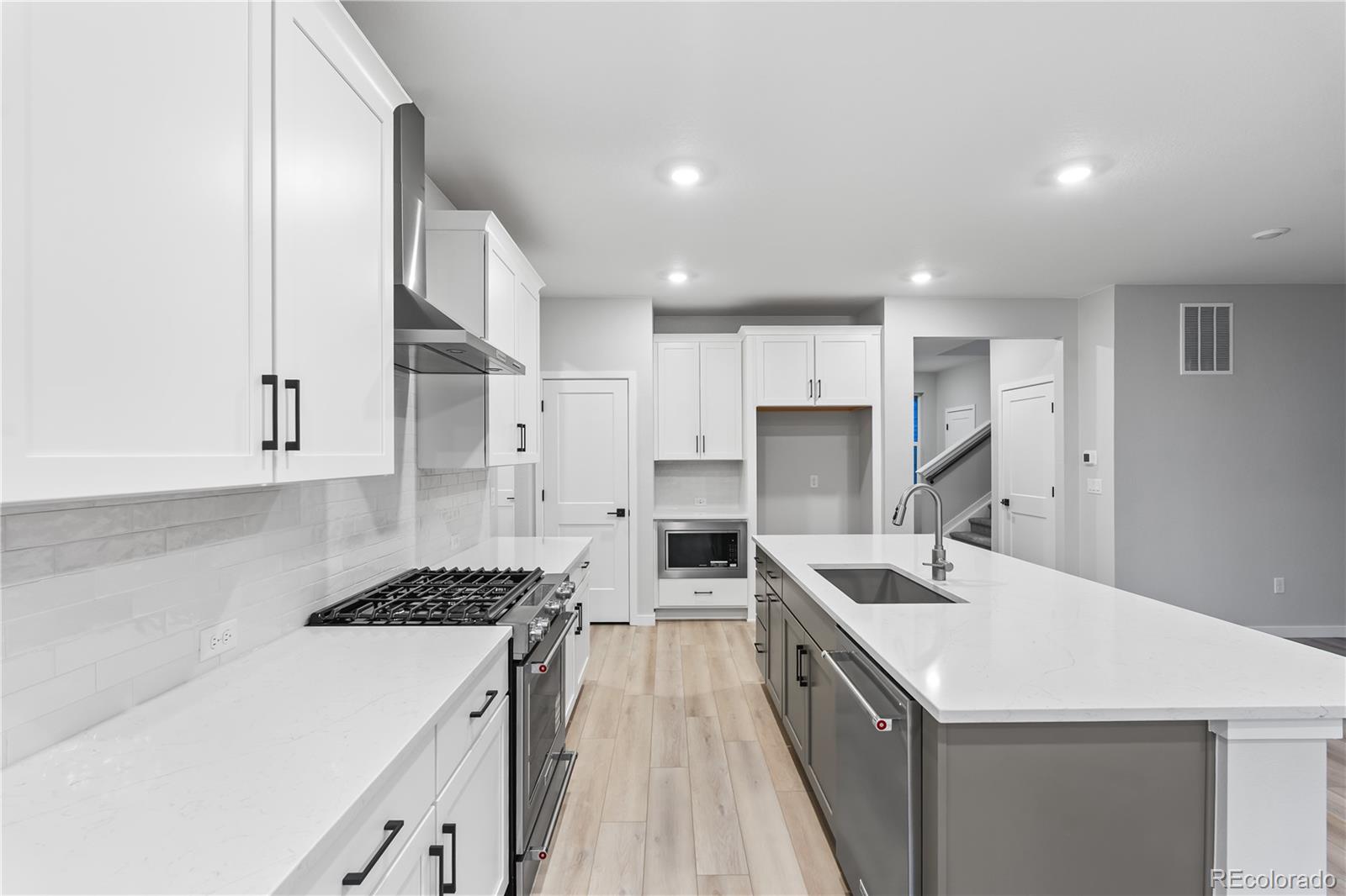 MLS Image #12 for 12051  amplify circle,lone tree, Colorado
