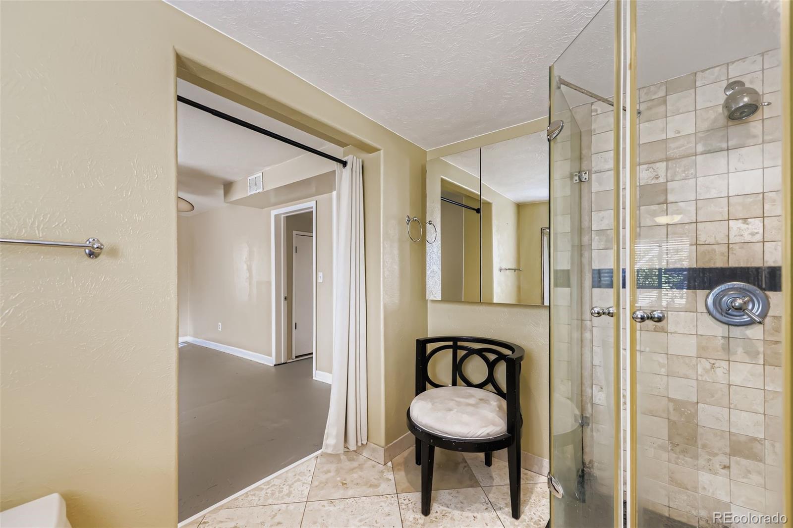 MLS Image #17 for 7303 w 59th avenue,arvada, Colorado