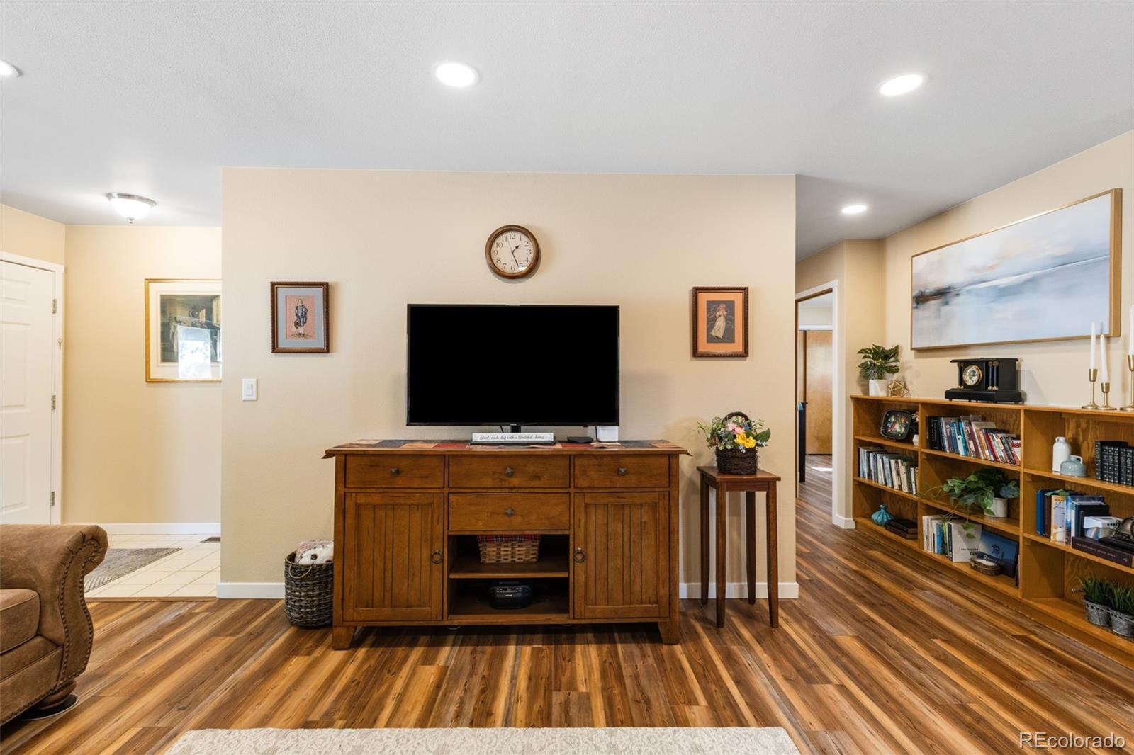 MLS Image #16 for 1018  lutheran way ,colorado springs, Colorado