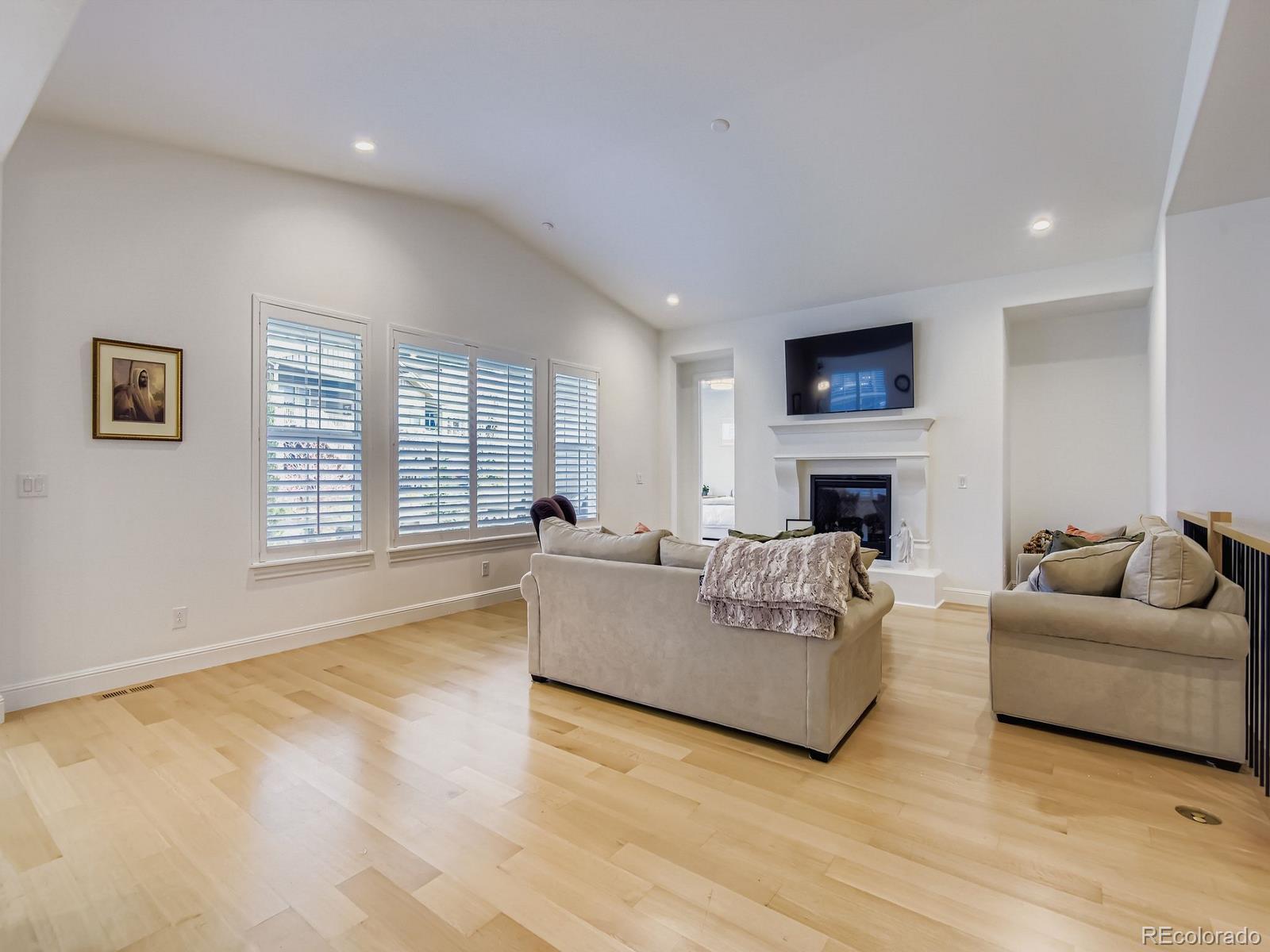 MLS Image #11 for 27460 e lakeview drive,aurora, Colorado