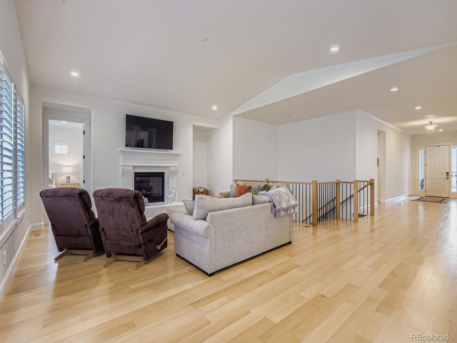 MLS Image #12 for 27460 e lakeview drive,aurora, Colorado