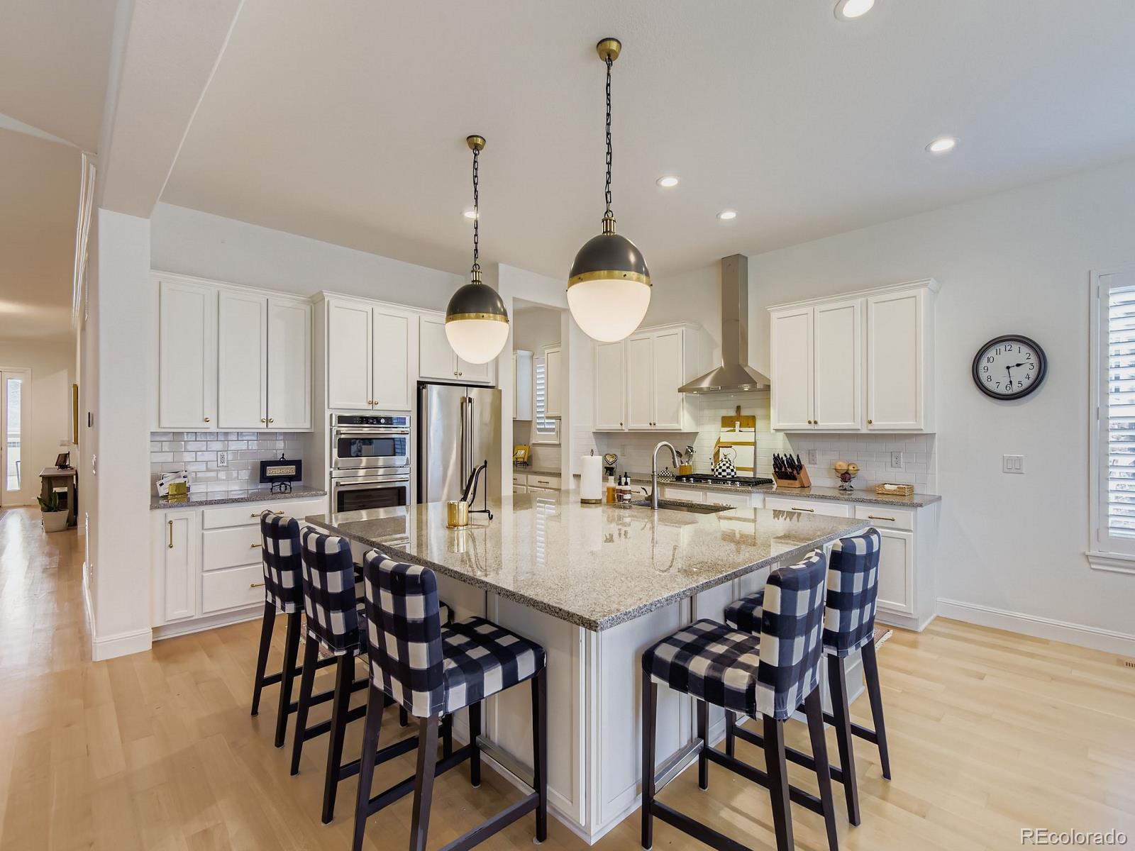 MLS Image #4 for 27460 e lakeview drive,aurora, Colorado