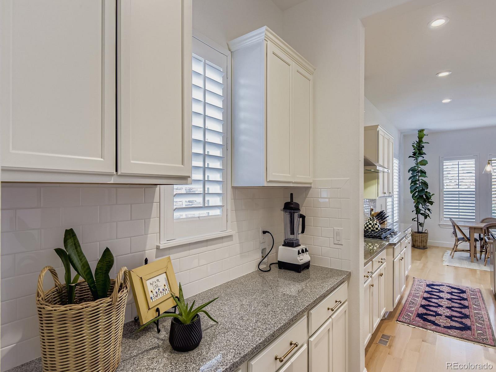 MLS Image #5 for 27460 e lakeview drive,aurora, Colorado