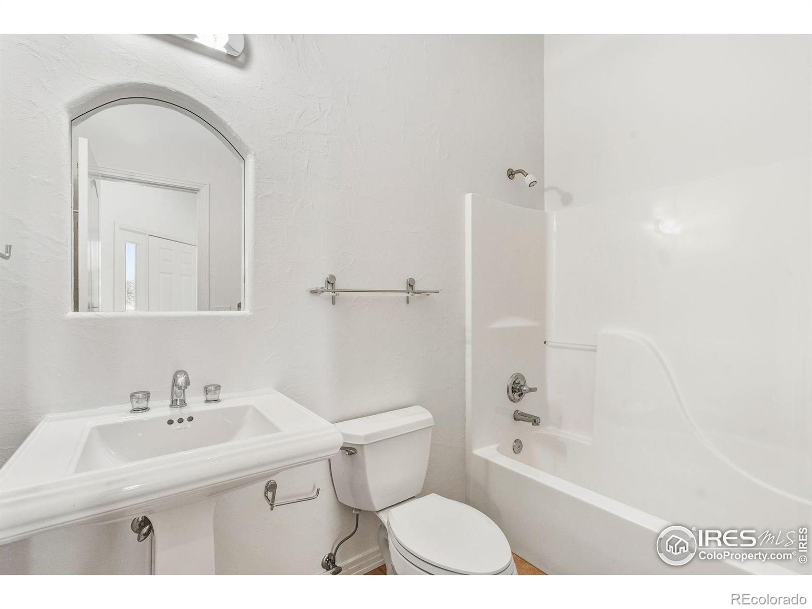 MLS Image #18 for 5360  lighthouse point court,loveland, Colorado
