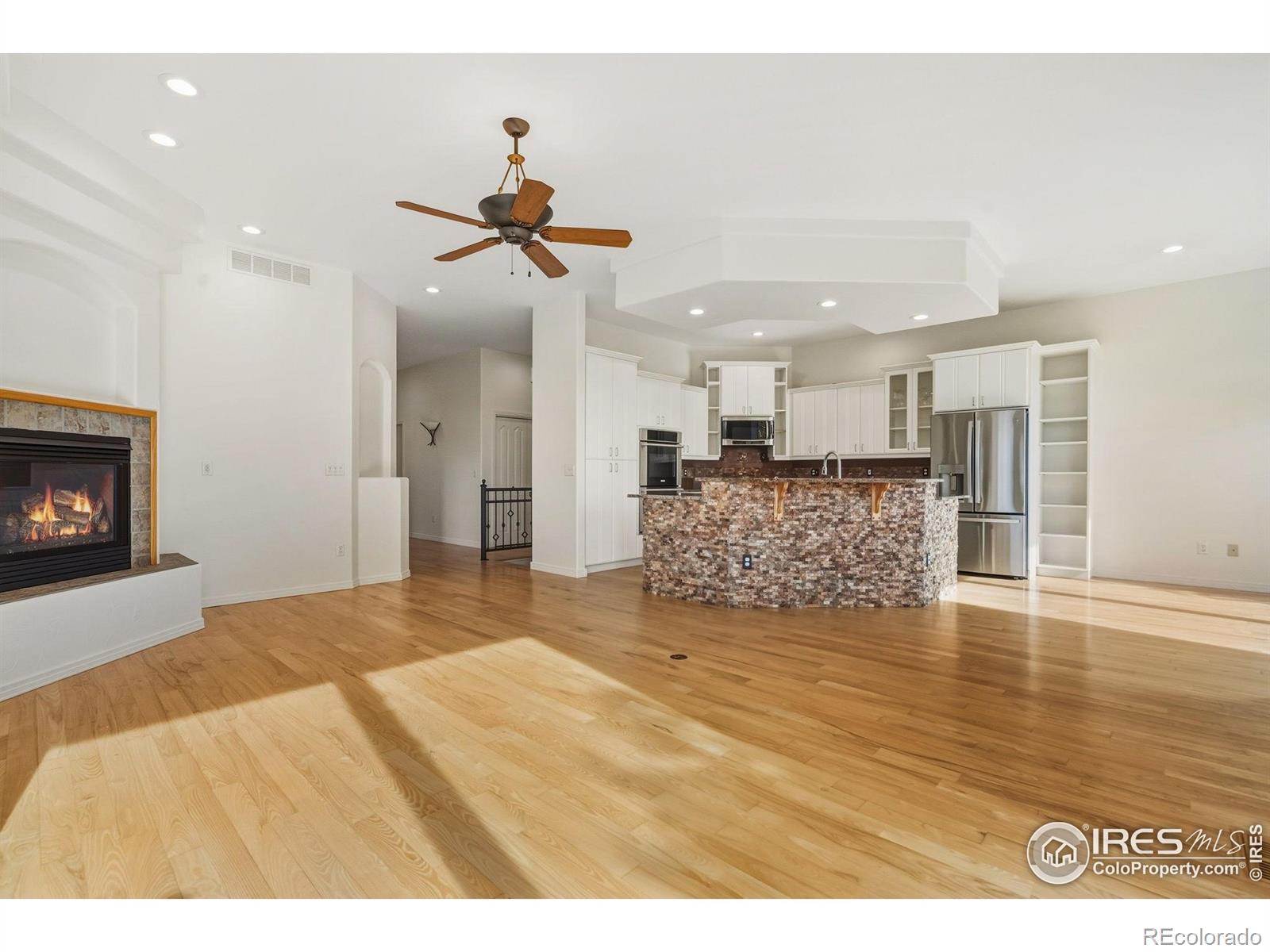 MLS Image #4 for 5360  lighthouse point court,loveland, Colorado