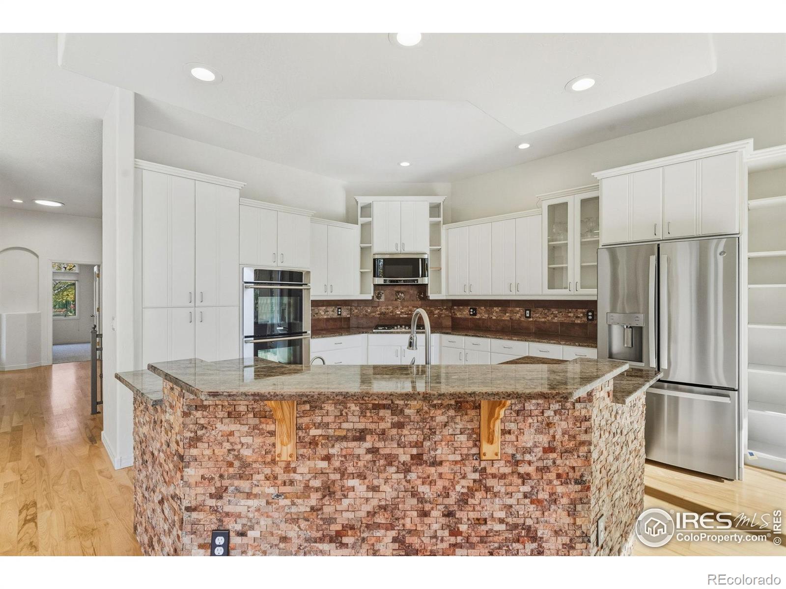 MLS Image #5 for 5360  lighthouse point court,loveland, Colorado