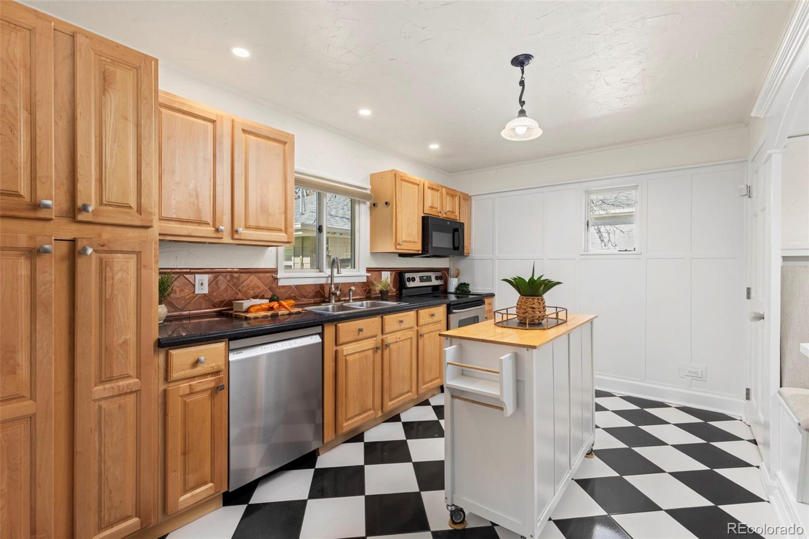 MLS Image #9 for 3173 s gaylord street,englewood, Colorado