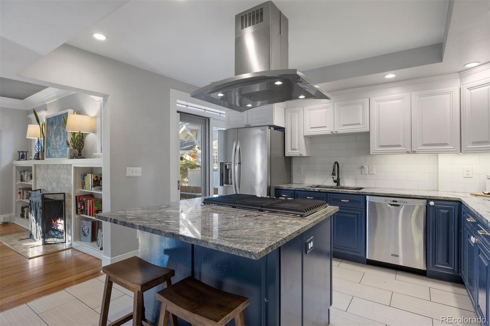 MLS Image #10 for 800  steele street,denver, Colorado