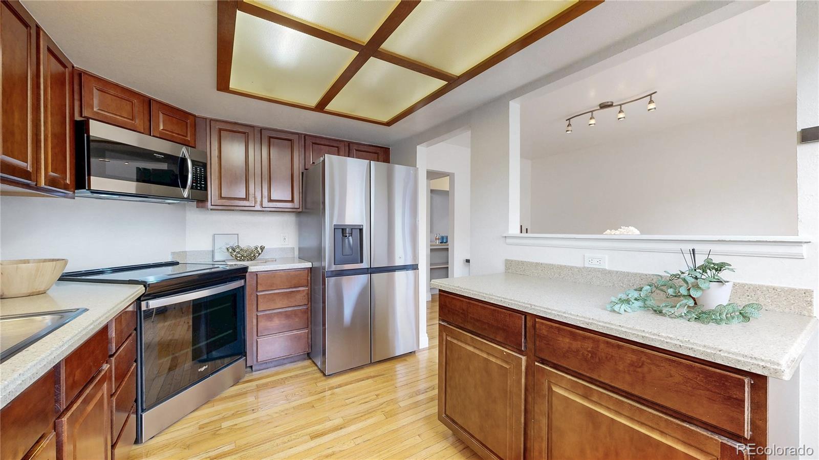 MLS Image #10 for 2114  ranch drive,denver, Colorado